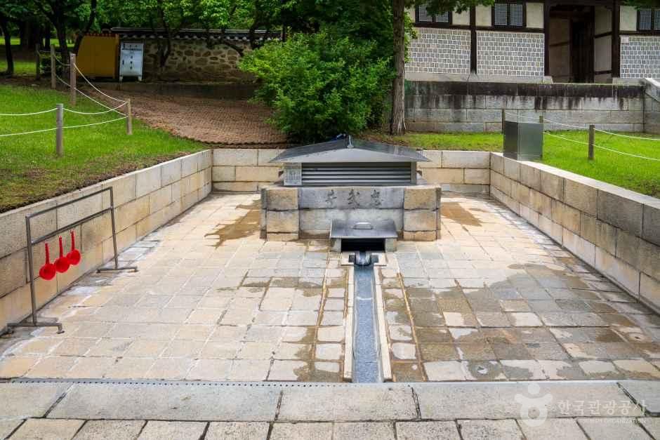 현충사 관광사진