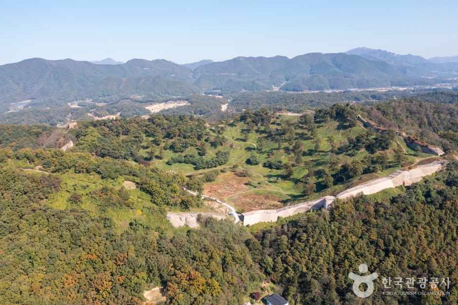 보은 삼년산성 관광사진