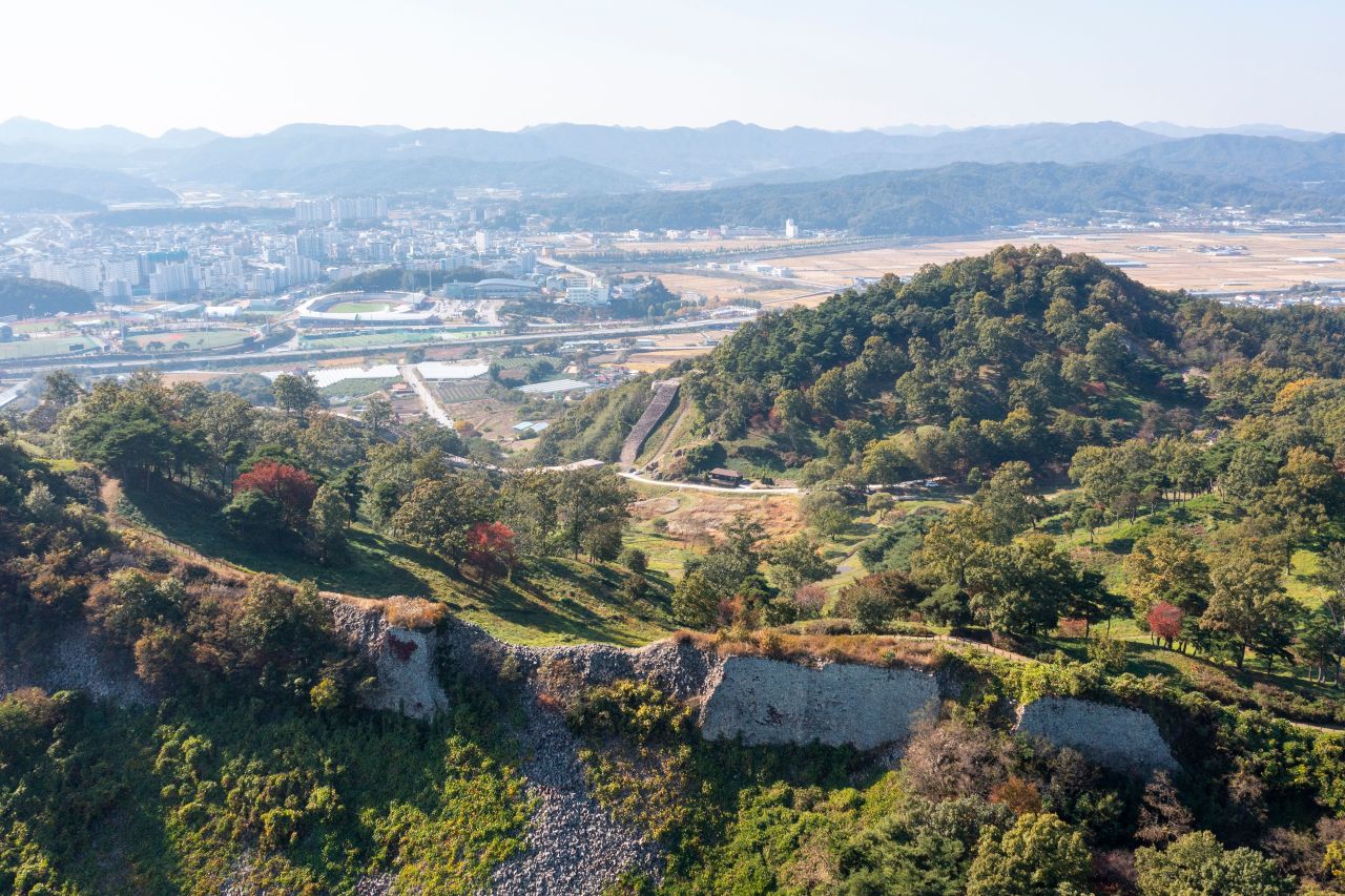 보은 삼년산성 관광사진