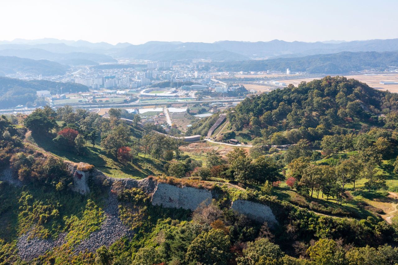 보은 삼년산성 관광사진