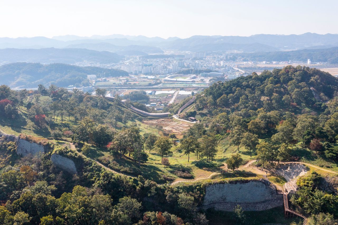 보은 삼년산성 관광사진