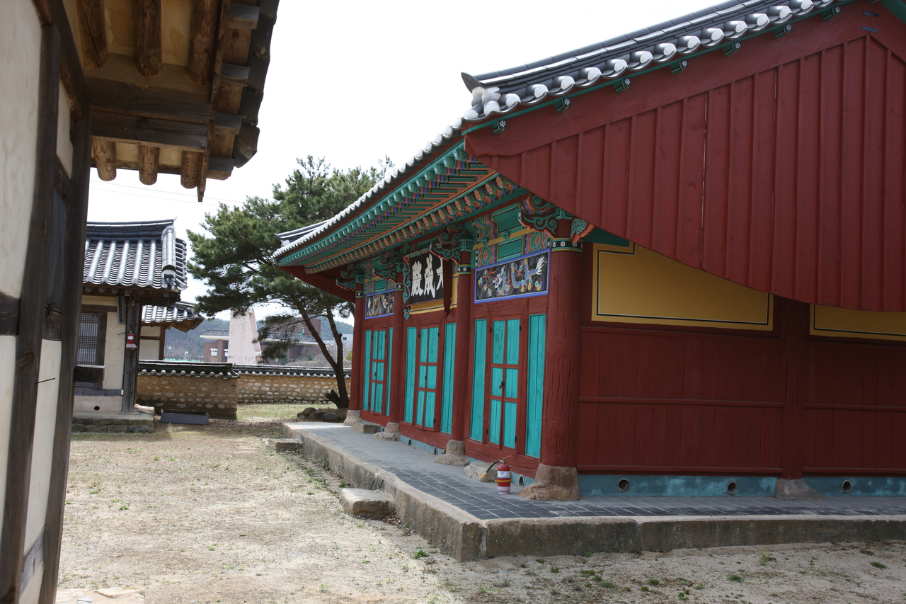 Goryeong Daegaya Tumuli Gaya Mounds (UNESCO) 고령향교