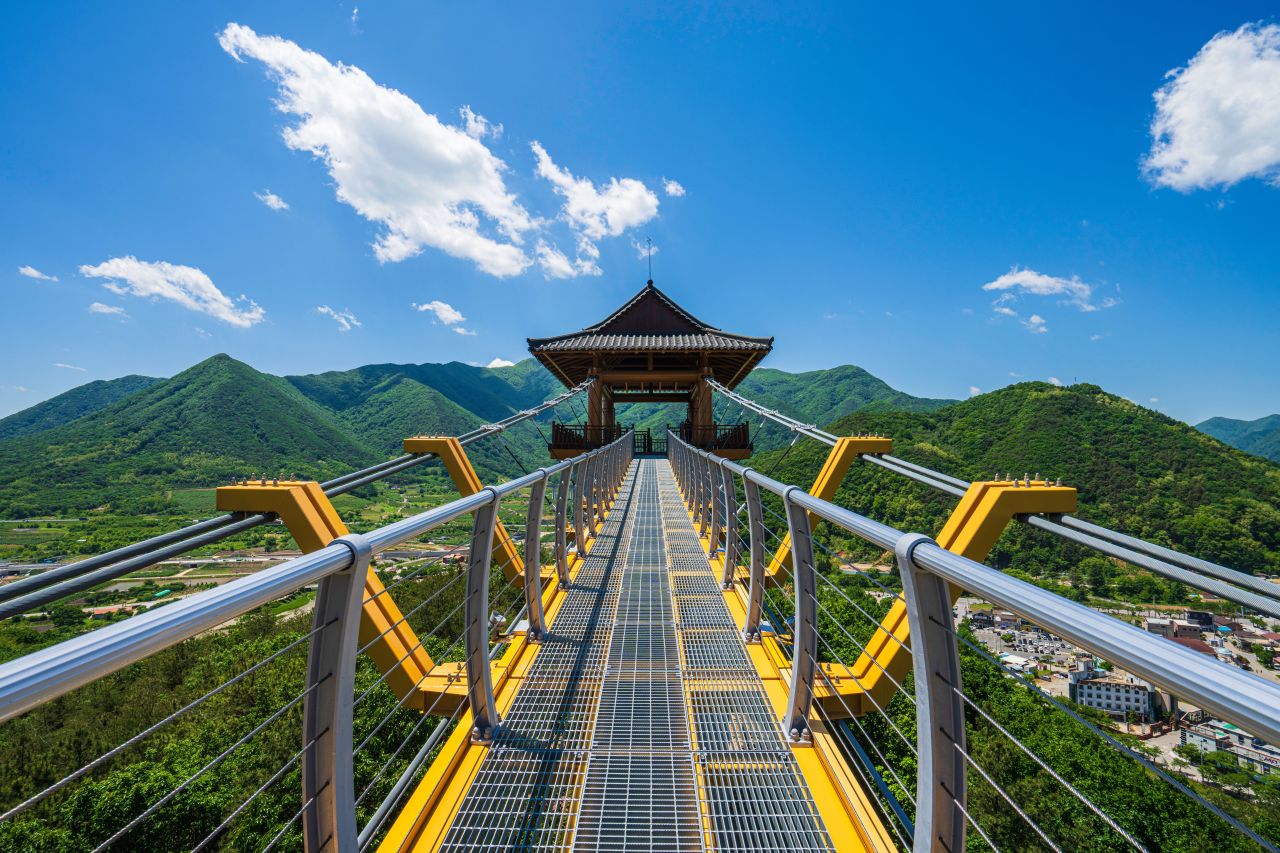 봉명산 출렁다리