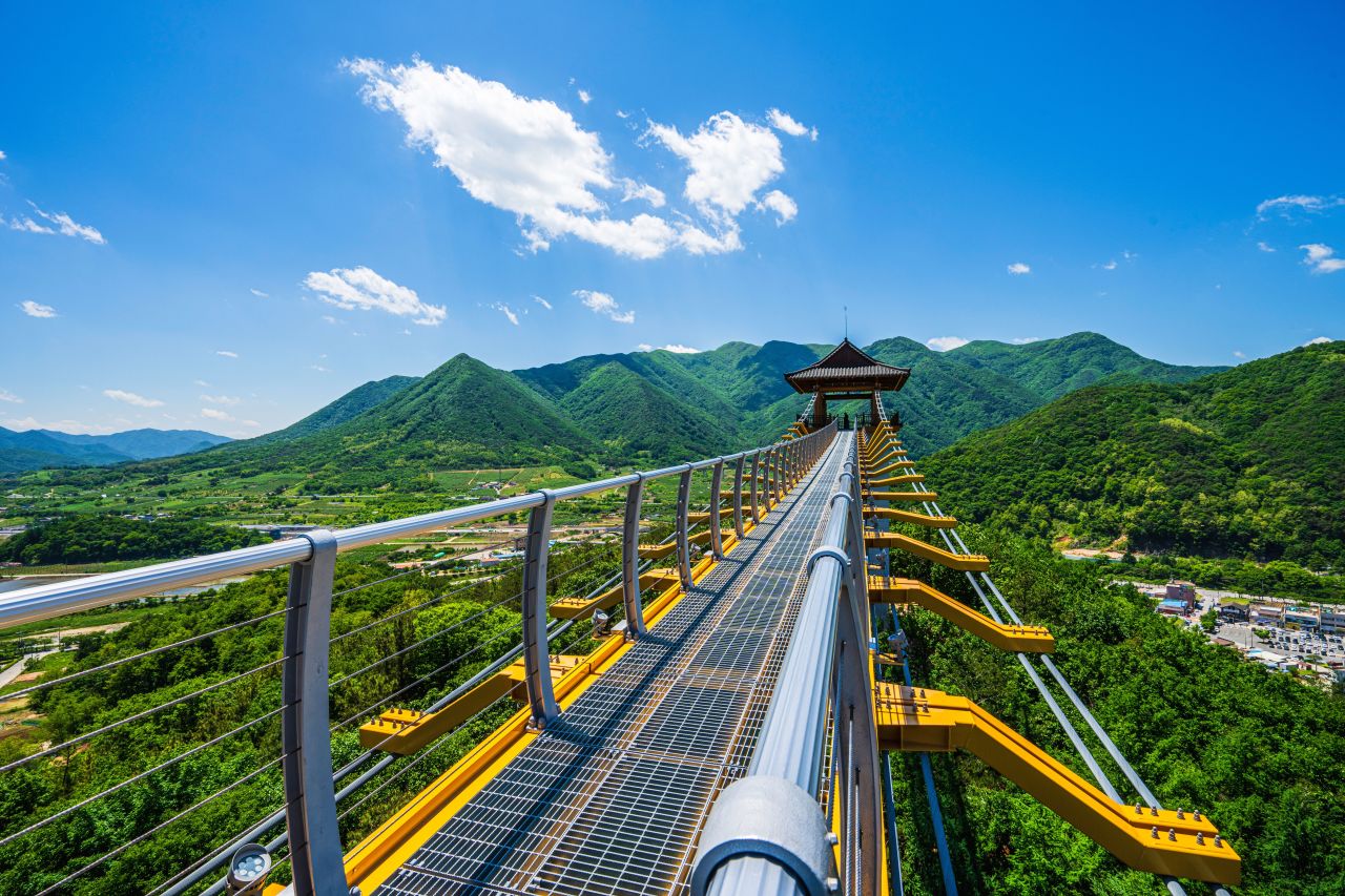 봉명산 출렁다리