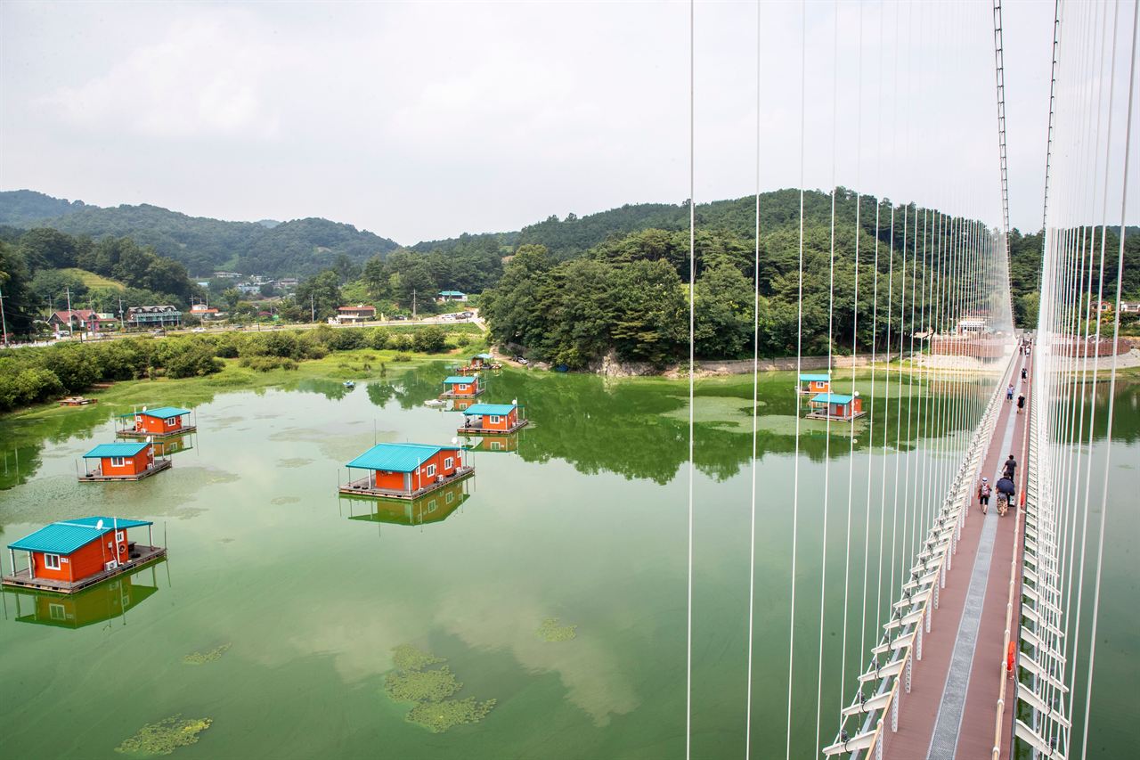 예당호 출렁다리