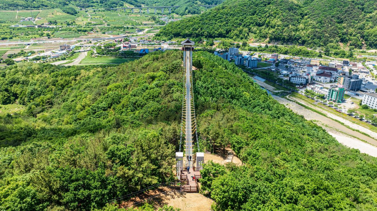 봉명산 출렁다리