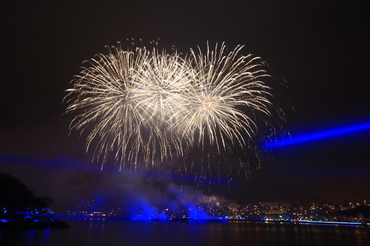 Yeosu Hyangiram Ocean Hermitage 여수세계불꽃경연대회