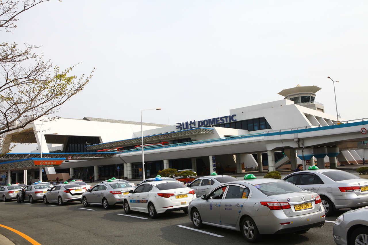 김해 가야테마파크 및 수로왕릉 김해국제공항