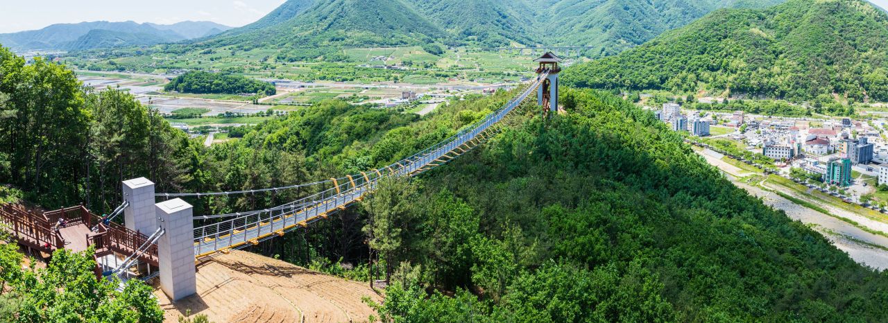 봉명산 출렁다리